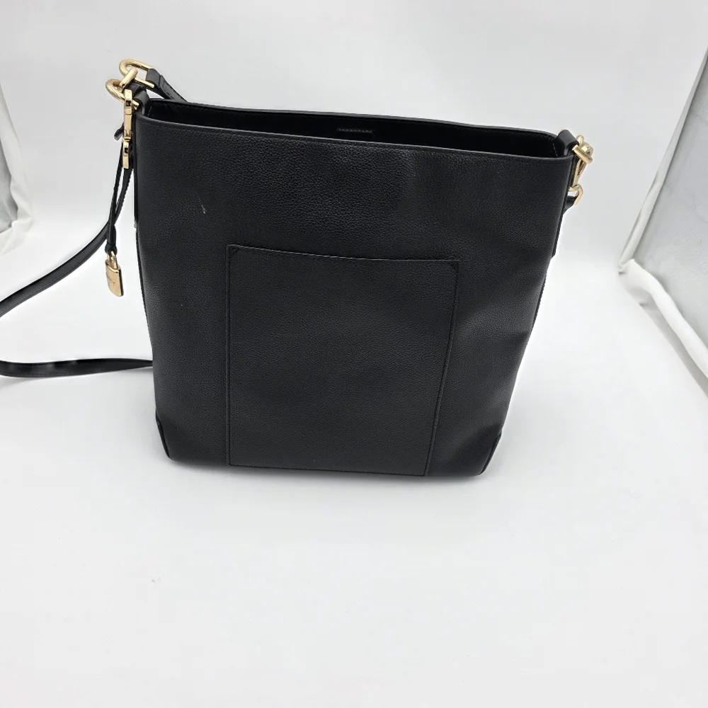 Michael Kors Black Hayes Bucket Bag - Picture 4 of 10